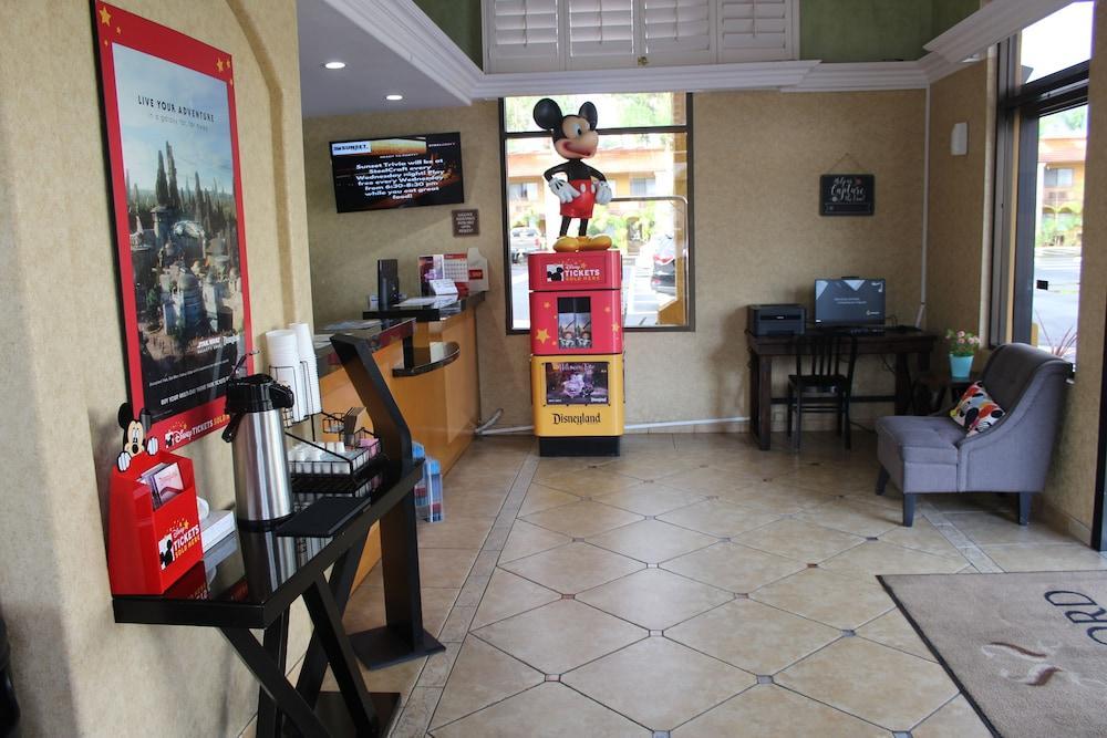 Stanford Inn & Suites Anaheim Dış mekan fotoğraf