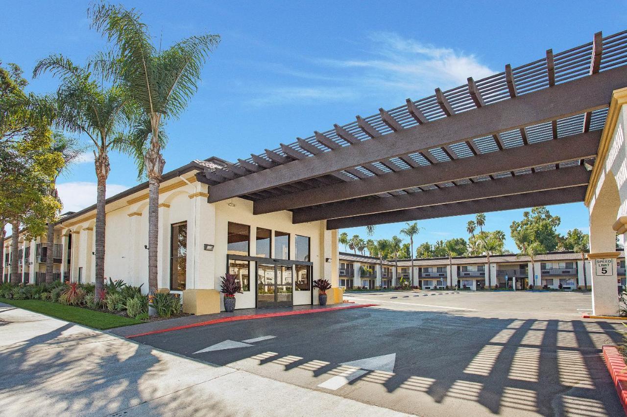 Stanford Inn & Suites Anaheim Dış mekan fotoğraf