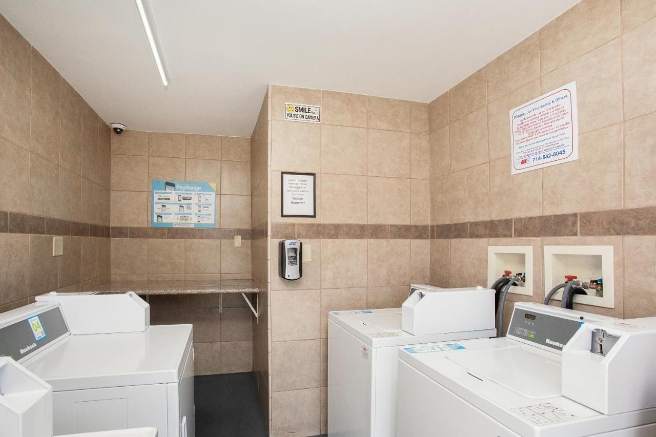 Stanford Inn & Suites Anaheim Dış mekan fotoğraf