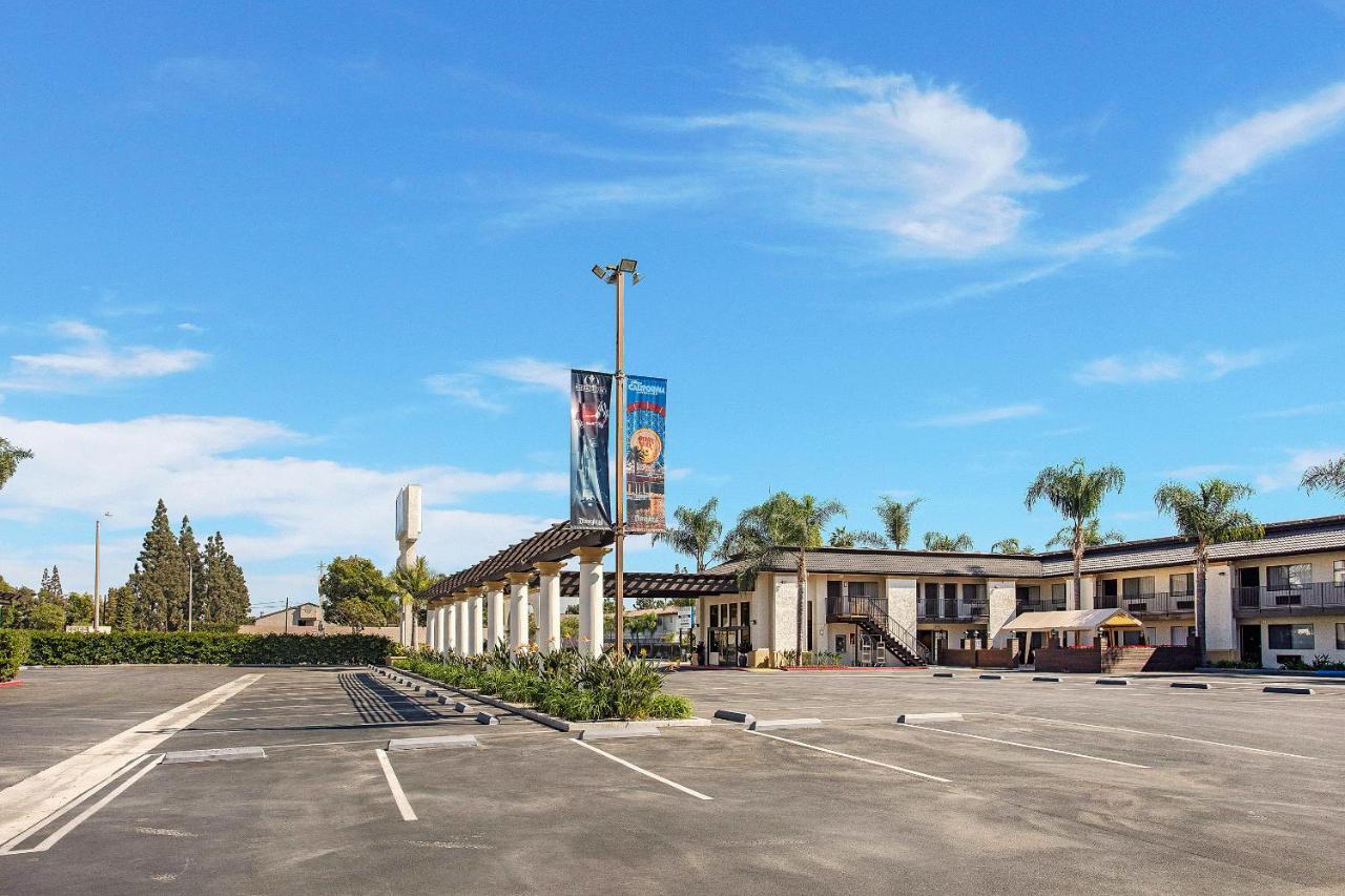 Stanford Inn & Suites Anaheim Dış mekan fotoğraf