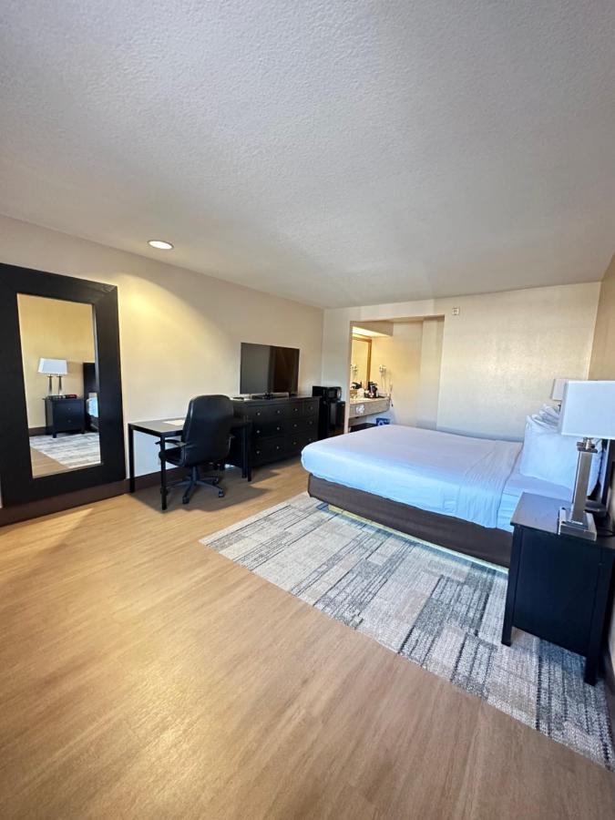 Stanford Inn & Suites Anaheim Dış mekan fotoğraf