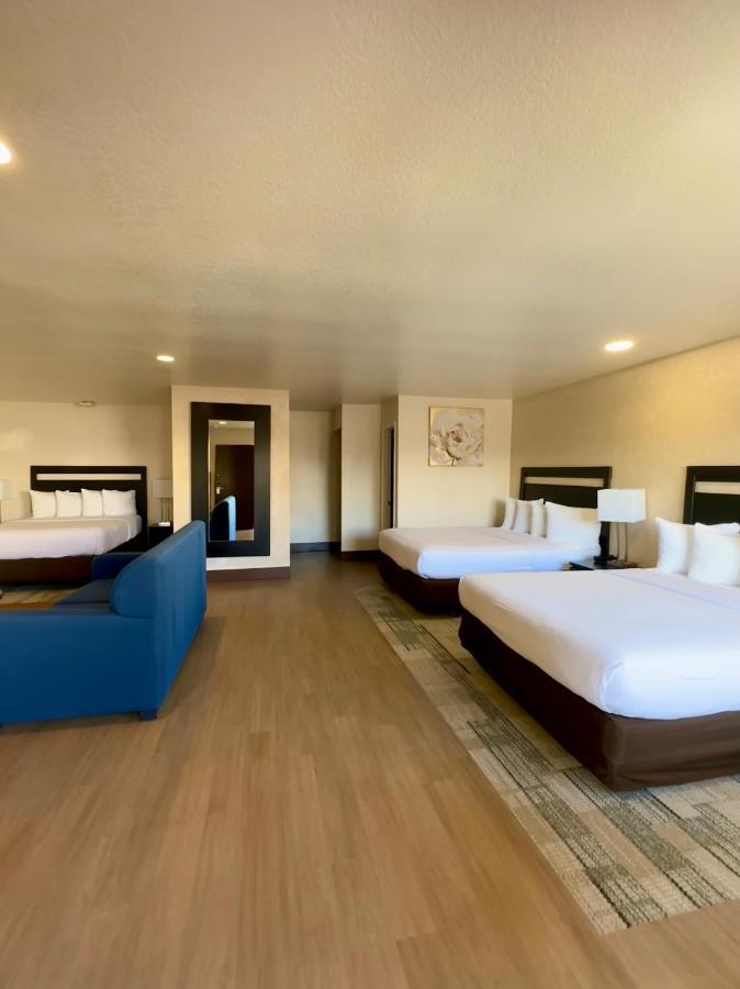 Stanford Inn & Suites Anaheim Dış mekan fotoğraf