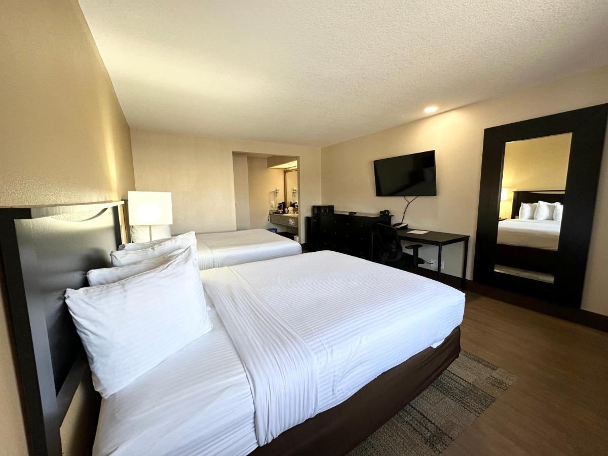 Stanford Inn & Suites Anaheim Dış mekan fotoğraf