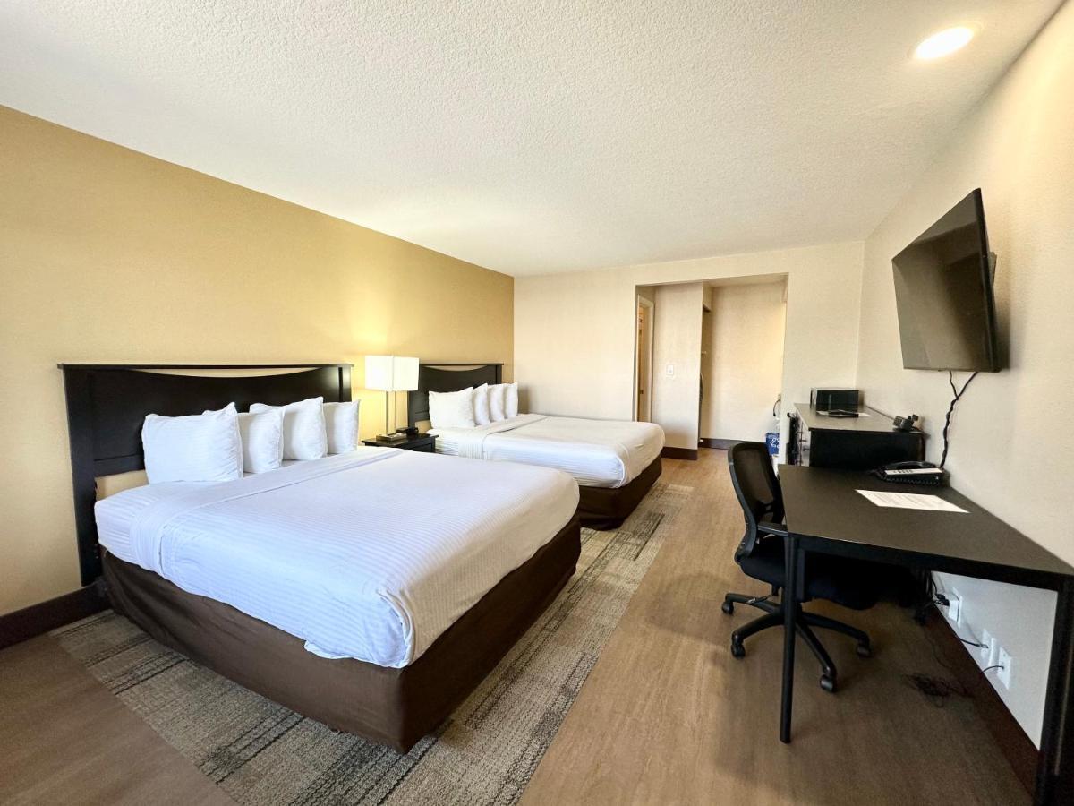 Stanford Inn & Suites Anaheim Dış mekan fotoğraf