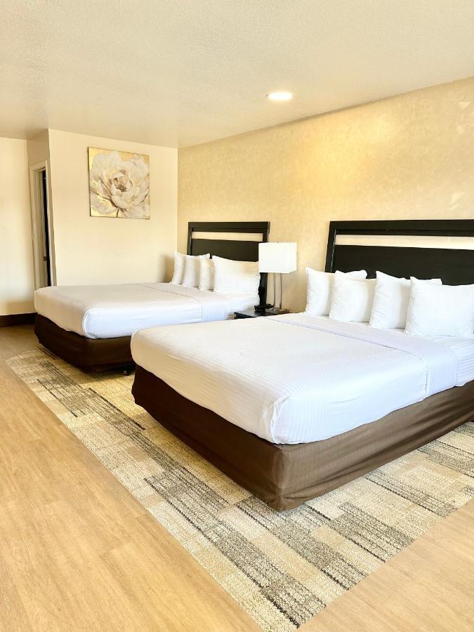 Stanford Inn & Suites Anaheim Dış mekan fotoğraf