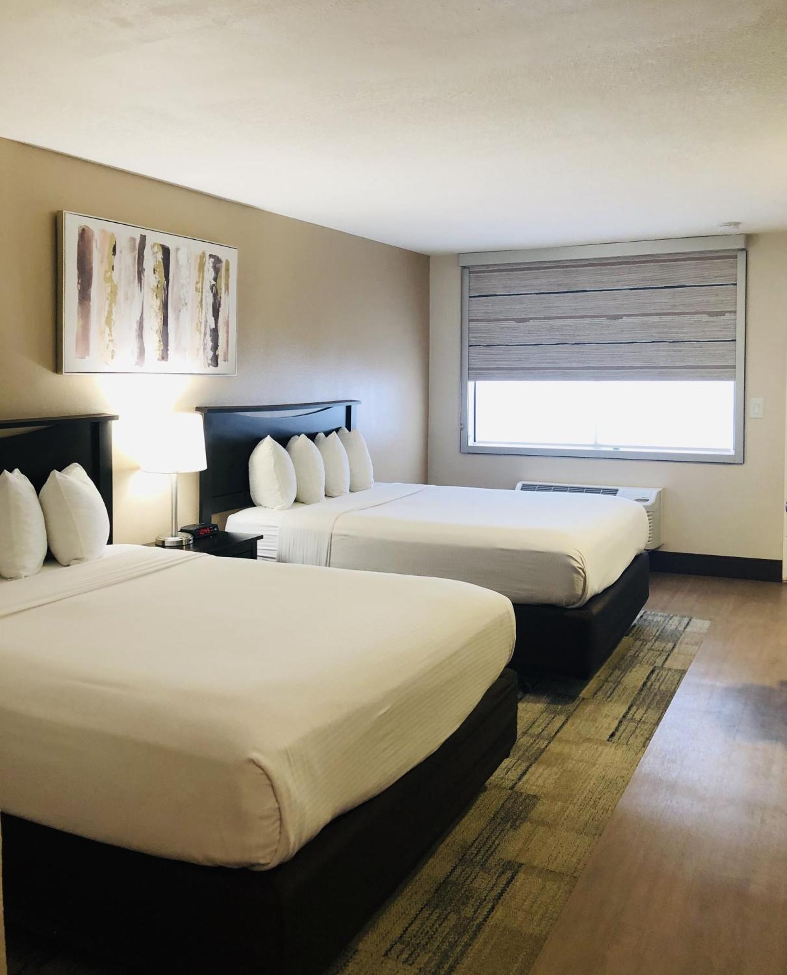 Stanford Inn & Suites Anaheim Dış mekan fotoğraf