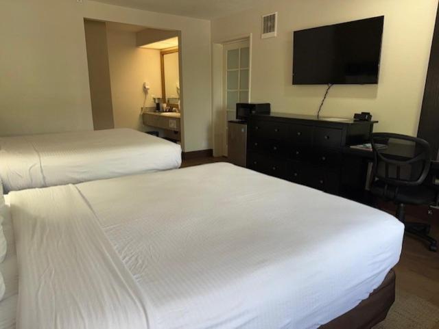 Stanford Inn & Suites Anaheim Dış mekan fotoğraf