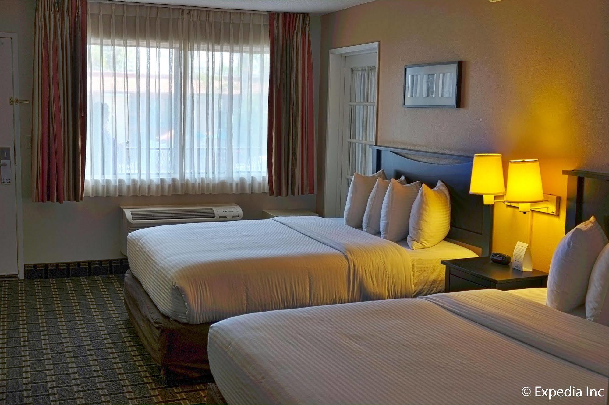Stanford Inn & Suites Anaheim Dış mekan fotoğraf