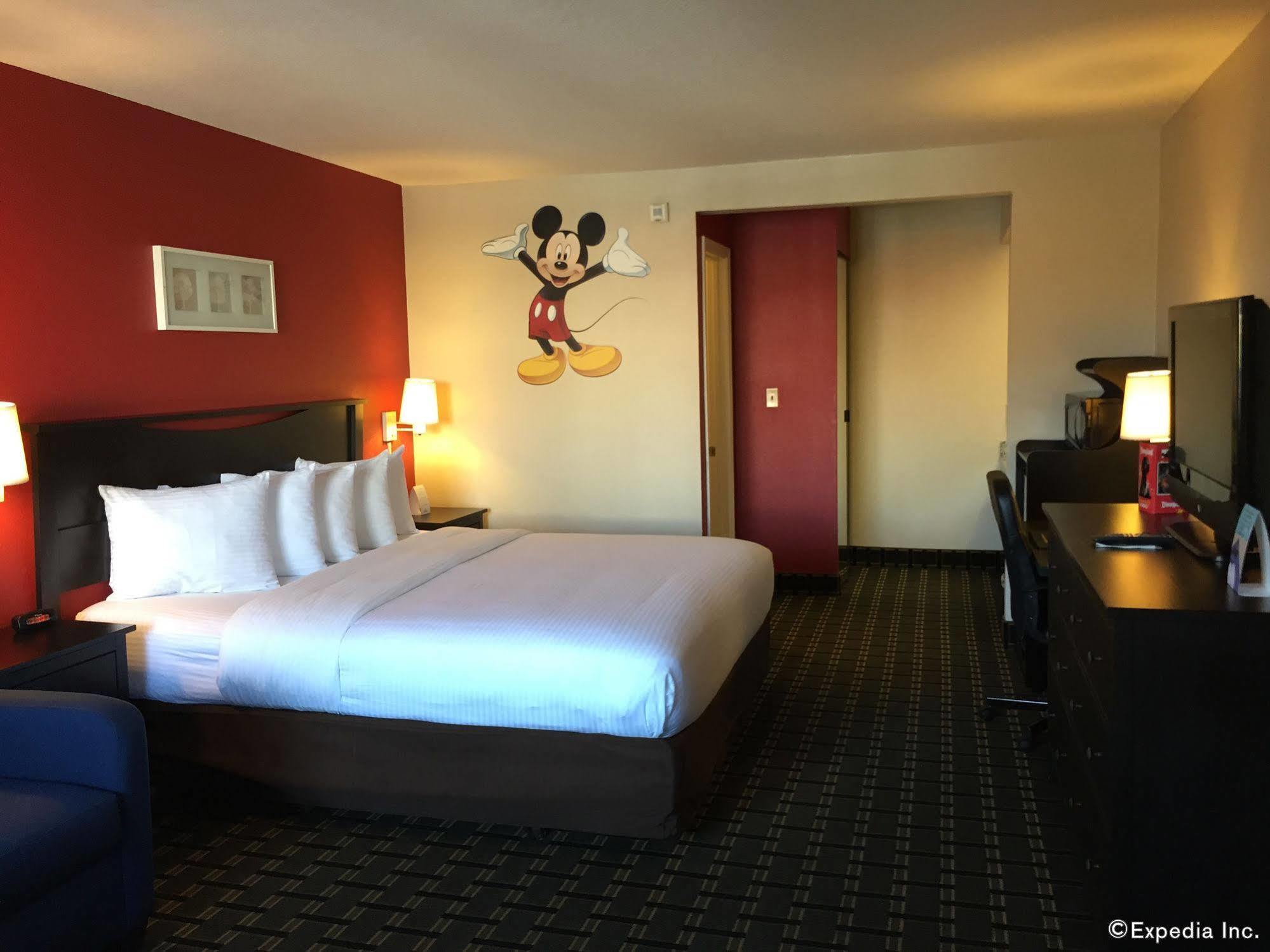 Stanford Inn & Suites Anaheim Dış mekan fotoğraf