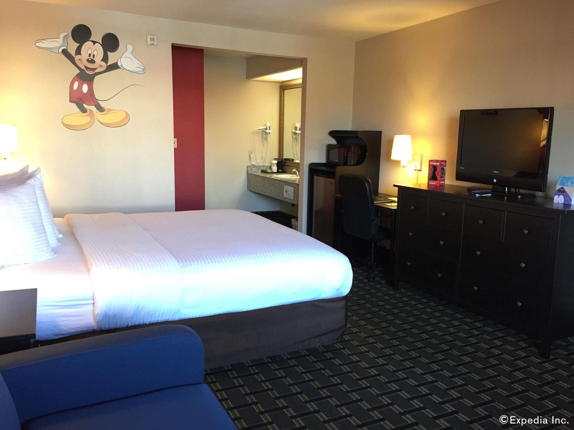 Stanford Inn & Suites Anaheim Dış mekan fotoğraf